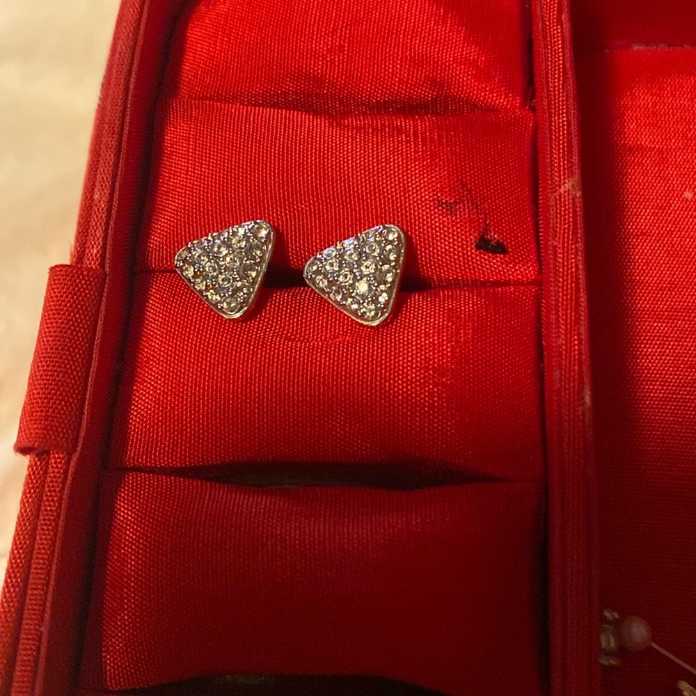 Elegant rhinestone earrings